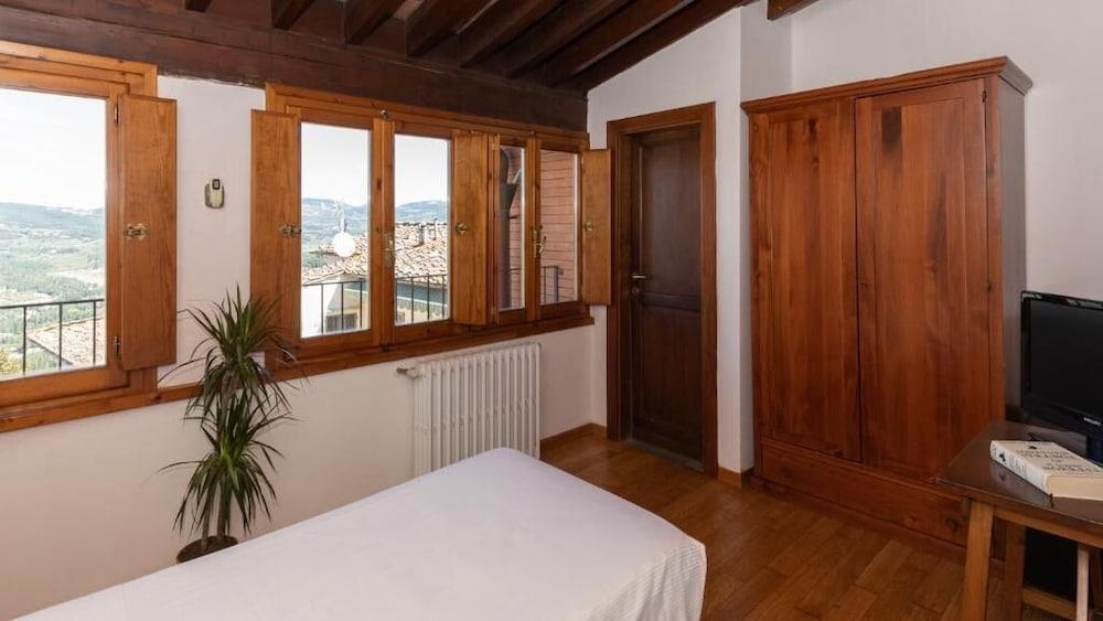 Bonelli Hotel 3*